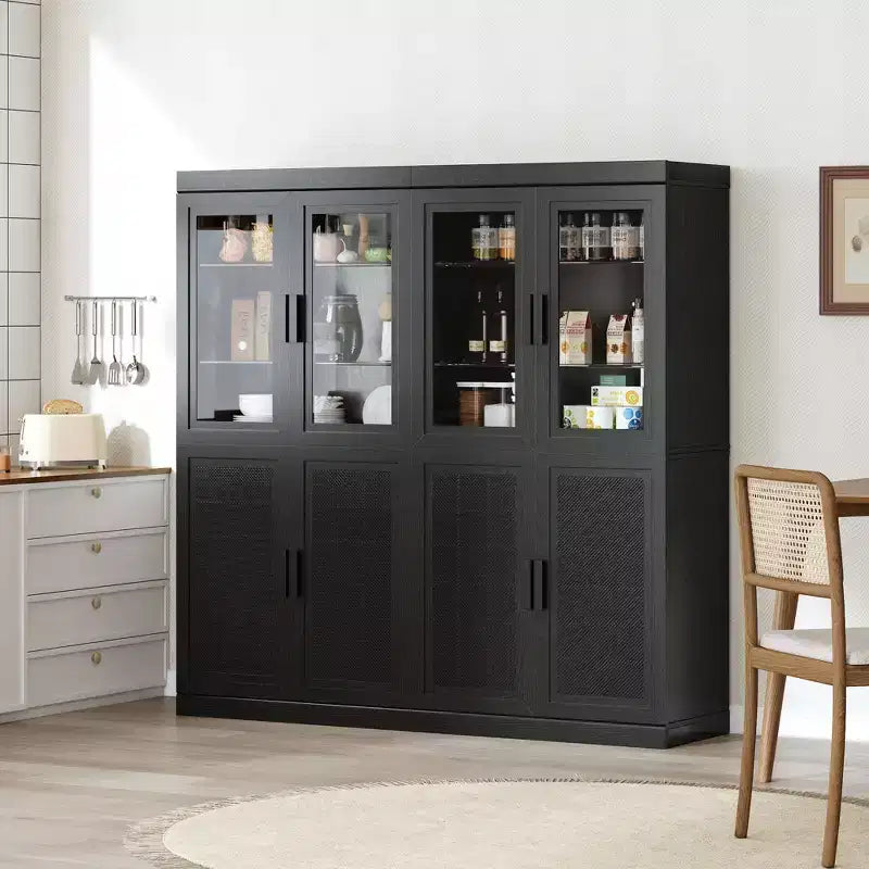 Armoire de cuisine en bois avec étagères réglables