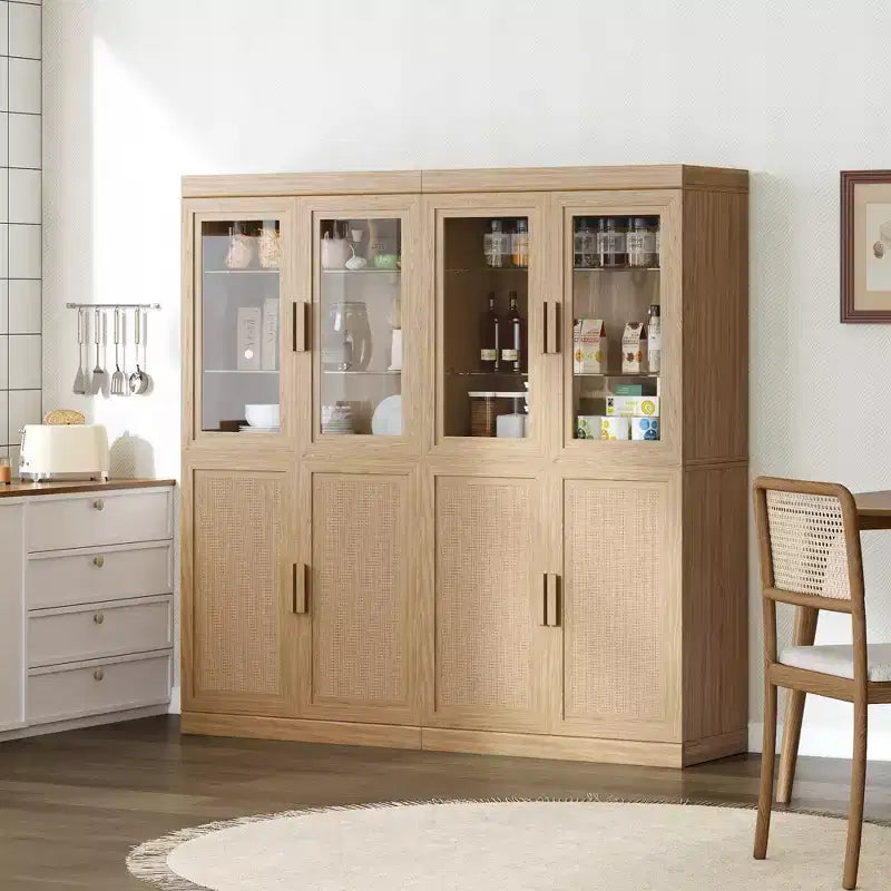 Armoire de cuisine en bois avec étagères réglables