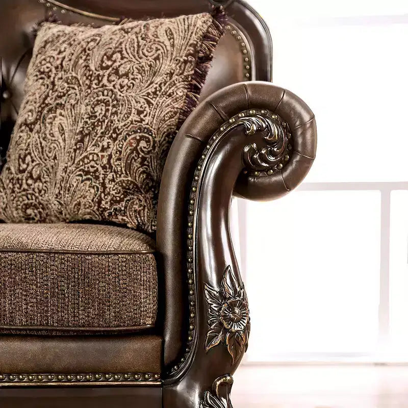 Causeuse traditionnelle 73 po avec garniture cloutée et coussins décoratifs – Brun